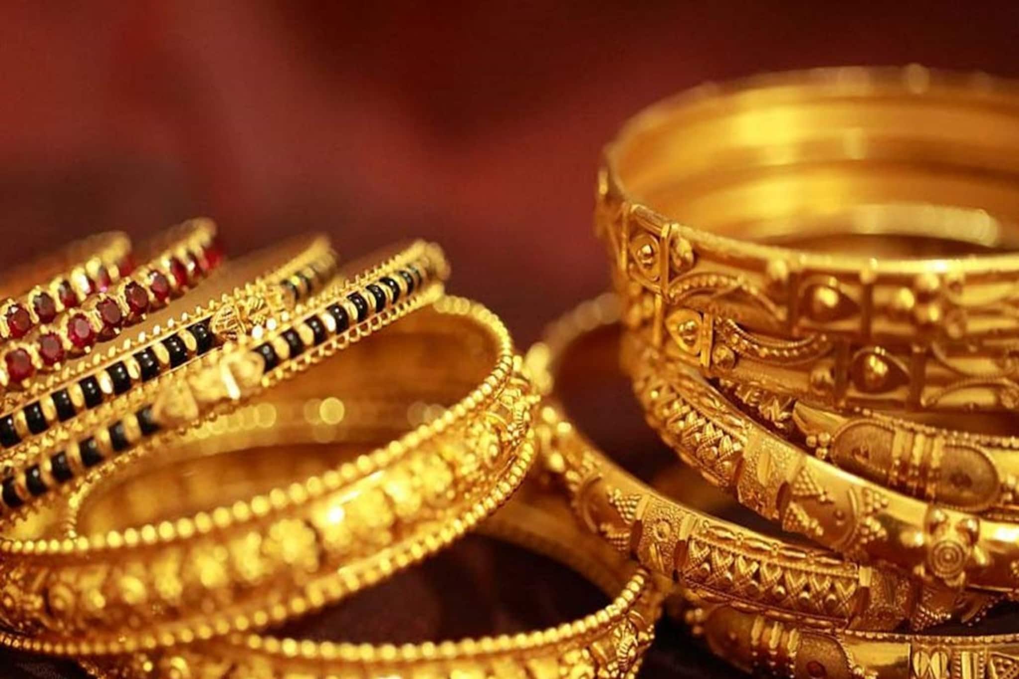 পাউডার দিয়ে সোনা চকচকে করাচ্ছেন? সাবধান! আপনার সোনা গায়েব হতে সময় লাগবে না