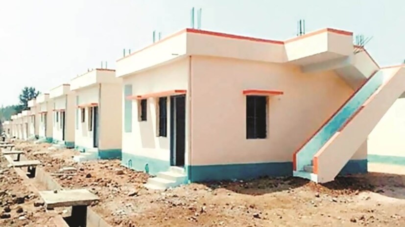 নিরপেক্ষ ও স্বচ্ছ তালিকা তৈরি করতে একাধিক পদক্ষেপ করল প্রশাসন। নবান্নের পক্ষ থেকে জেলাগুলিকে দেওয়া হল একগুচ্ছ নির্দেশ। উপভোক্তা কারা, সঠিক ভাবে জানতে একাধিক পর্যায়ে হবে এই যাচাই পর্ব।