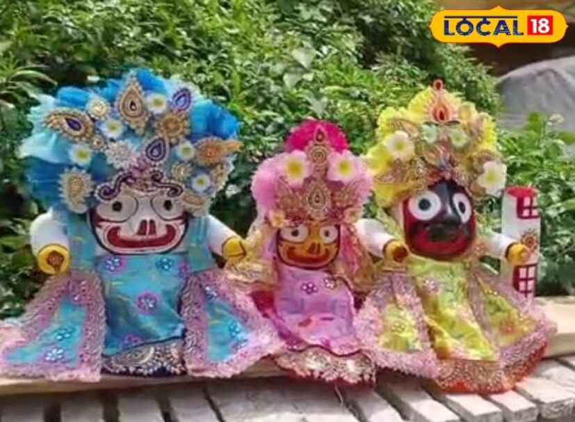 : আগামী ৭ জুলাই আষাঢ় মাসের শুক্লা দ্বিতীয়া তিথিতে উদযাপিত হচ্ছে রথযাত্রা। জগন্নাথদেবের স্মরণে পালিত হয় এই উৎসব। কথিত আছে, স্নানযাত্রার পনেরো দিন পর রথে চড়ে মাসির বাড়ি যান জগন্নাথ, বলরাম এবং সুভদ্রা।
