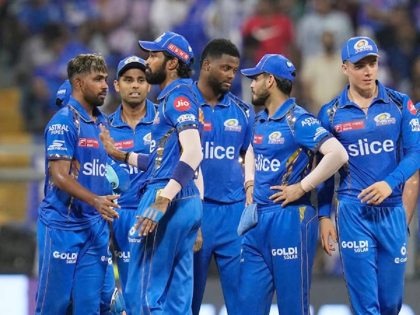 সংবাদমাধ্যম দৈনিক জাগরণে প্রকাশিত প্রতিবেদন অনুযায়ী, এবার মুম্বই দলের দুই তারকা ক্রিকেটারের দল ছাড়ার কথা শোনা যাচ্ছে। ঘটনাচক্রে সেই দু’জনই বর্তমানে ভারতীয় দলের অধিনায়ক। একজন সূর্যকুমার যাদব এবং অন্যজন রোহিত শর্মা।