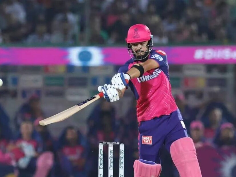 আইপিএলে ভাল খেলার পুরস্কার হিসাবে ভারতীয় দলে ডাক পেয়েছেন রিয়ান। এই মরসুমে ১৫ ম্যাচে ৫৭৩ রান করেছেন রিয়ান, গড় ৫২, স্ট্রাইক রেট ১৪৯.২২। যদিও পরবর্তী কালে নিজের পাসপোর্ট এবং দু’টি মোবাইল খুঁজে পেয়েছেন রিয়ান। আইপিএলে ভাল খেলার পুরস্কার হিসাবে ভারতীয় দলে ডাক পেয়েছেন রিয়ান। এই মরসুমে ১৫ ম্যাচে ৫৭৩ রান করেছেন রিয়ান, গড় ৫২, স্ট্রাইক রেট ১৪৯.২২। যদিও পরবর্তী কালে নিজের পাসপোর্ট এবং দু’টি মোবাইল খুঁজে পেয়েছেন রিয়ান। 