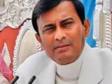 কিসের টানে হাথরসের কীর্তিমান বাবার কাছে আসতেন লাখ লাখ মহিলা? গোপন কথা ফাঁস