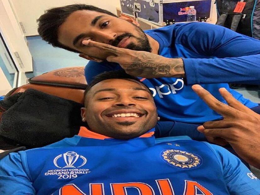 বোর্ড সূত্রে খবর নির্বাচকরা তাঁদের দু'জনকেই বিশ্রাম দিতে পারেন। ৩ ম্যাচের সিরিজে ভারতীয় দলের নেতৃত্বের ব্যাটন যেতে পারে কেএল রাহুল বা হার্দিক পান্ডিয়ার কাছে৷