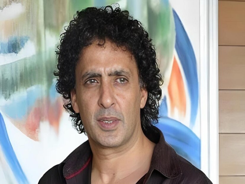কেরিয়ারের প্রথম ছবি হিট করার পর একাধিক হিন্দি ছবিতে অভিনয়ের প্রস্তাব পেতে থাকেন মামিক। বলিপাড়া সূত্রে খবর, মুখ্যচরিত্রে অভিনয়ের সুযোগ পাচ্ছিলেন না বলে সব ছবির প্রস্তাবই খারিজ করে দেন তিনি। কিছু দিন পর অভিনয়ের প্রস্তাব পাওয়া বন্ধ হয়ে যায় অভিনেতার।