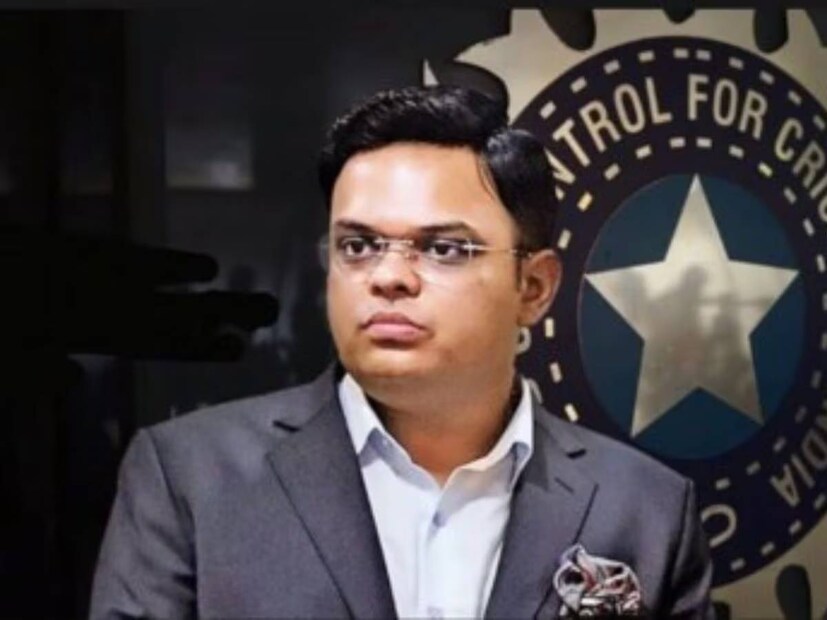 সিএবির একটি সূত্রে মারফতও জানা গিয়েছে শুক্রবার ইডেনে এসেছিলেন গম্ভীর। আগেই জয় শাহ জানিয়েছেন যে শ্রীলঙ্কা সফর থেকেই নতুন কোচ ভারতীয় দলের দায়িত্ব নেবেন। এখন কবে গম্ভীরের নাম ঘোষণা হয় সেটাই দেখার। 