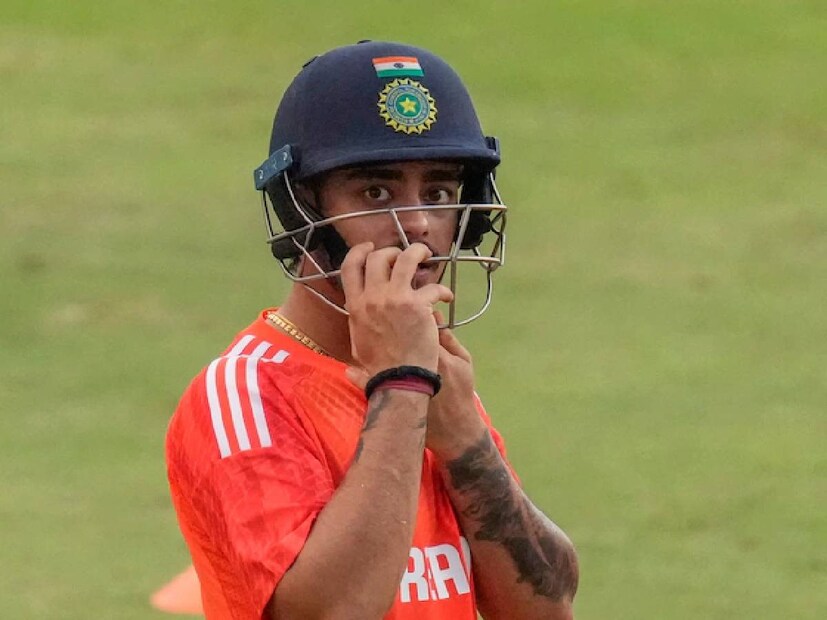 ঈশান বলেন, “আমি রান করছিলাম, তা-ও আমায় বসিয়ে রাখা হচ্ছিল। দলগত খেলায় এটা হয়। কিন্তু ঘুরতে ঘুরতে আমি ক্লান্ত হয়ে পড়ছিলাম। অর্থাৎ কিছু একটা সমস্যা হচ্ছিল, তাই ছুটি নেওয়ার সিদ্ধান্ত নিলাম। দুঃখজনক বিষয় হল, পরিবার এবং কাছের লোকজন ছাড়া কেউ আমায় বুঝতেই চায়নি”।