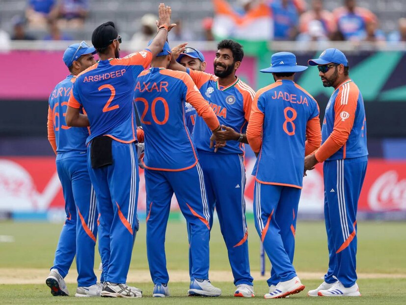 মঙ্গলবার আইসিসি মাসের সেরা ক্রিকেটারের নাম ঘোষণা করেছে সমাজমাধ্যমে। বিশ্বকাপে দুর্দান্ত খেলার জন্য অনেকেই আশা করেছিলেন যে রোহিত হয়তো মাসের সেরা ক্রিকেটার হতে পারেন।
