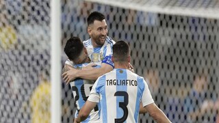 চলছে কোপা আমেরিকা ২০২৪। সেমিফাইনালে কানাডাকে হারিয়ে টানা দ্বিতীয় বারের জন্য ফাইনালে উঠেছে ডিফেন্ডিং চ্যাম্পিয়ন আর্জেন্টিনা। ফাইনালে মেসিদের প্রতিপক্ষ কলম্বিয়া। চলছে কোপা আমেরিকা ২০২৪। সেমিফাইনালে কানাডাকে হারিয়ে টানা দ্বিতীয় বারের জন্য ফাইনালে উঠেছে ডিফেন্ডিং চ্যাম্পিয়ন আর্জেন্টিনা। ফাইনালে মেসিদের প্রতিপক্ষ কলম্বিয়া।