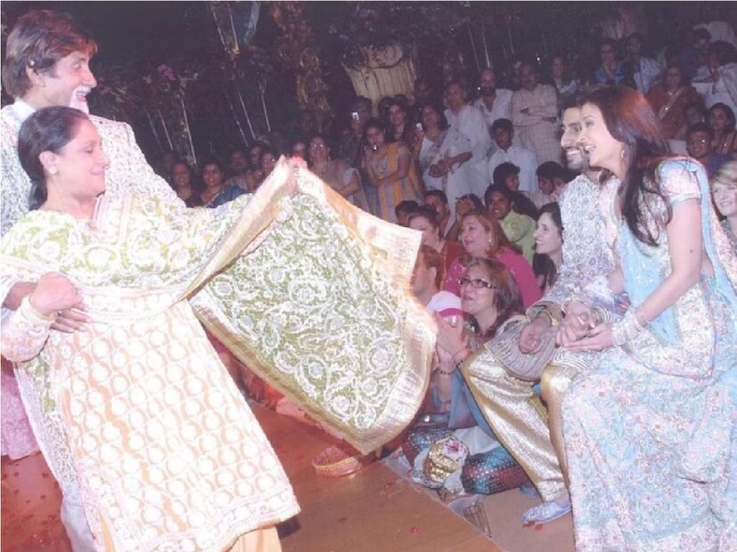 জয়া ও অমিতাভ বচ্চনের মধ্যে ছেলের বিয়ের একটি হৃদয়স্পর্শী মুহূর্ত ধরা পড়ে। এই ছবিতে অমিতাভ ও জয়াকে আনন্দের সঙ্গে  নাচ করতে দেখা গেছে। মুখে মিষ্টি হাসি নিয়ে স্ত্রী জয়ার সঙ্গে পা মিলিয়ে নেচেছিলেন অভিষেকের বাবা ও বরকর্তা অমিতাভ বচ্চন৷ এসময় উপস্থিত অতিথিরা হাততালি দিয়ে তাকে উৎসাহিত করছেন। এ সময় ঐশ্বর্য জড়িত ছিলেন। ছবিতে তাঁর খুশি স্পষ্ট দেখা যায়।