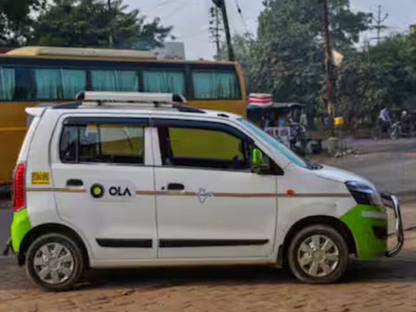 ৭ লাখ ১৭ হাজারের বেশি ইউজার পোস্ট লাইক করেছেন। শেয়ার হয়েছে লক্ষাধিক। শুধু তাই নয়, পোস্টে কমেন্টও করেছেন অনেকে। এখনও ৩৭০০-এর বেশি কমেন্ট দেখা যাচ্ছে। অধিকাংশ নিজেদের অভিজ্ঞতার কথা লিখেছেন সেখানে। কার্তিক ভেঙ্গেটসান নামের এক ইউজার লিখেছেন, “চেন্নাইতে আমার সঙ্গেও একই ঘটনা ঘটেছে”। সূর্য কুমার লিখেছেন, “ভাই আমিও বুক করেছিলাম। ক্যাব ড্রাইভারের নাম ছিল যমরাজ। তিনি আমাকে সম্পূর্ণ নিরাপদে গন্তব্যে পৌঁছে দিয়েছিলেন। এই ধরনের হাসি ঠাট্টা ঠিক নয়”। আরেকজন লিখেছেন, “দু’দিনের জীবন। আসল কথা হল, যমরাজের হাত থেকে কেউ ছাড় পাবে না”।