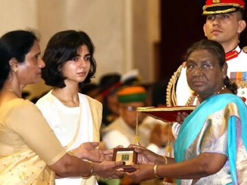 সেনাবাহিনীর NOK নিয়ম বদলের দাবি করলেন শহিদ অংশুমানের বাবা-মা