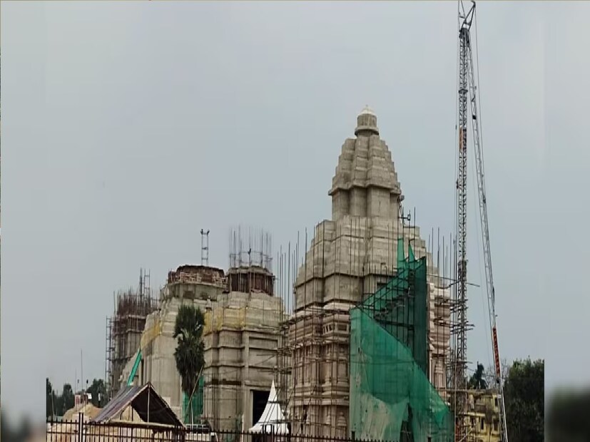*আজ শুক্রবার বড় ঘোষণা করেন মুখ্যমন্ত্রী মমতা বন্দ্যোপাধ্যায়। তিনি জানান, পুরীর মতো দিঘাতেও আগামী দিনে রথযাত্রা উদযাপন হবে। ট্যুইট করে মুখ্যমন্ত্রী জানান, এ বছর সেখানে রথ না চললেও সামনের বছর থেকেই দিঘাতে রথযাত্রা উদযাপন হবে। কিছু কাজ ও প্রক্রিয়া এখনও বাকি রয়েছে, সেগুলো সম্পূর্ণ হবে দ্রুত। আগামী বছর থেকেই দিঘার জগন্নাথ মন্দিরে রথের রশিতে টান পড়বে।