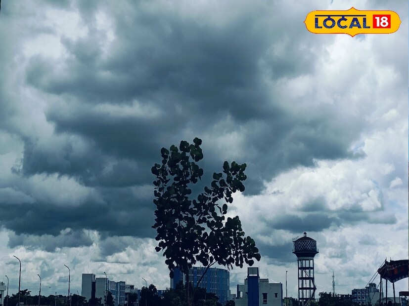 *অবশেষে দক্ষিণবঙ্গে টানা ভারী বৃষ্টির পূর্বাভাস হাওয়া অফিসের। নিম্নচাপের কারণে দক্ষিণবঙ্গের আবহাওয়া পরিবর্তন হল। শুক্রবার সকাল থেকেই মূলত মেঘলা আকাশ দক্ষিণবঙ্গের জেলায় জেলায়। সেই সঙ্গে বইছে ঝড়ো হাওয়া। প্রতিবেদনঃ সৈকত শী। ফাইল ছবি। 