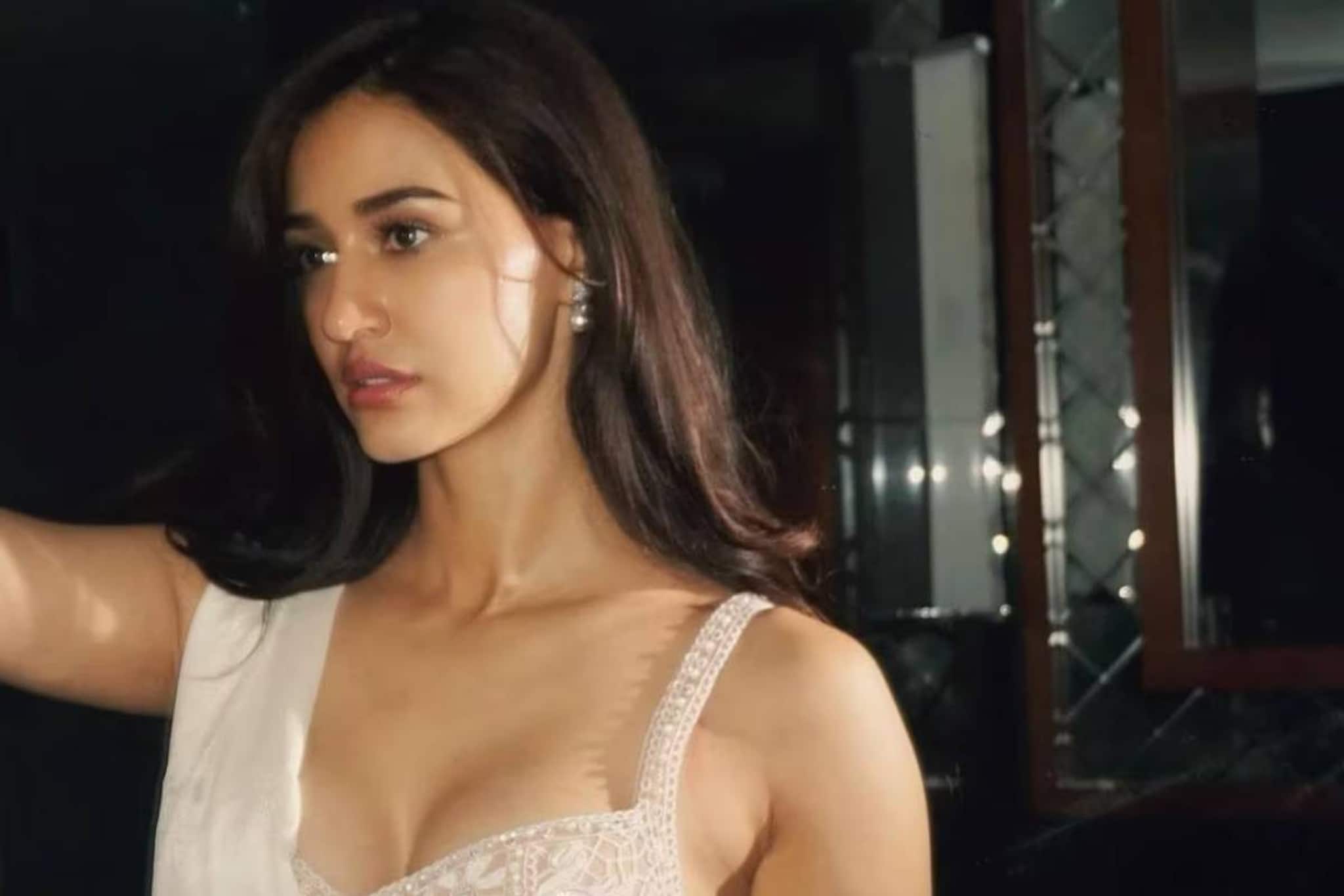 দিশা পাটানির সঙ্গে কী সম্পর্ক প্রভাসের? দিশার হাতে নতুন ট্যাটু ঘিরে বিপুল গুঞ্জন