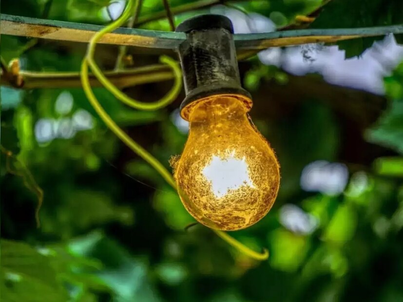ফলে এর মাধ্যমে আপনি বুঝতে পারবেন বাড়িতে ইন্ডিকেটরগুলো কেমন কাজ করছে। এগুলো পরিবর্তনের মাধ্যমে আপনির বাড়ির ইলেকট্রির বিল কমাতে পারবেন এবং নিয়ন্ত্রণে রাখতে পারবেন।