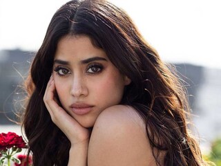 আচমকা কী হল শ্রীদেবী কন্যার?