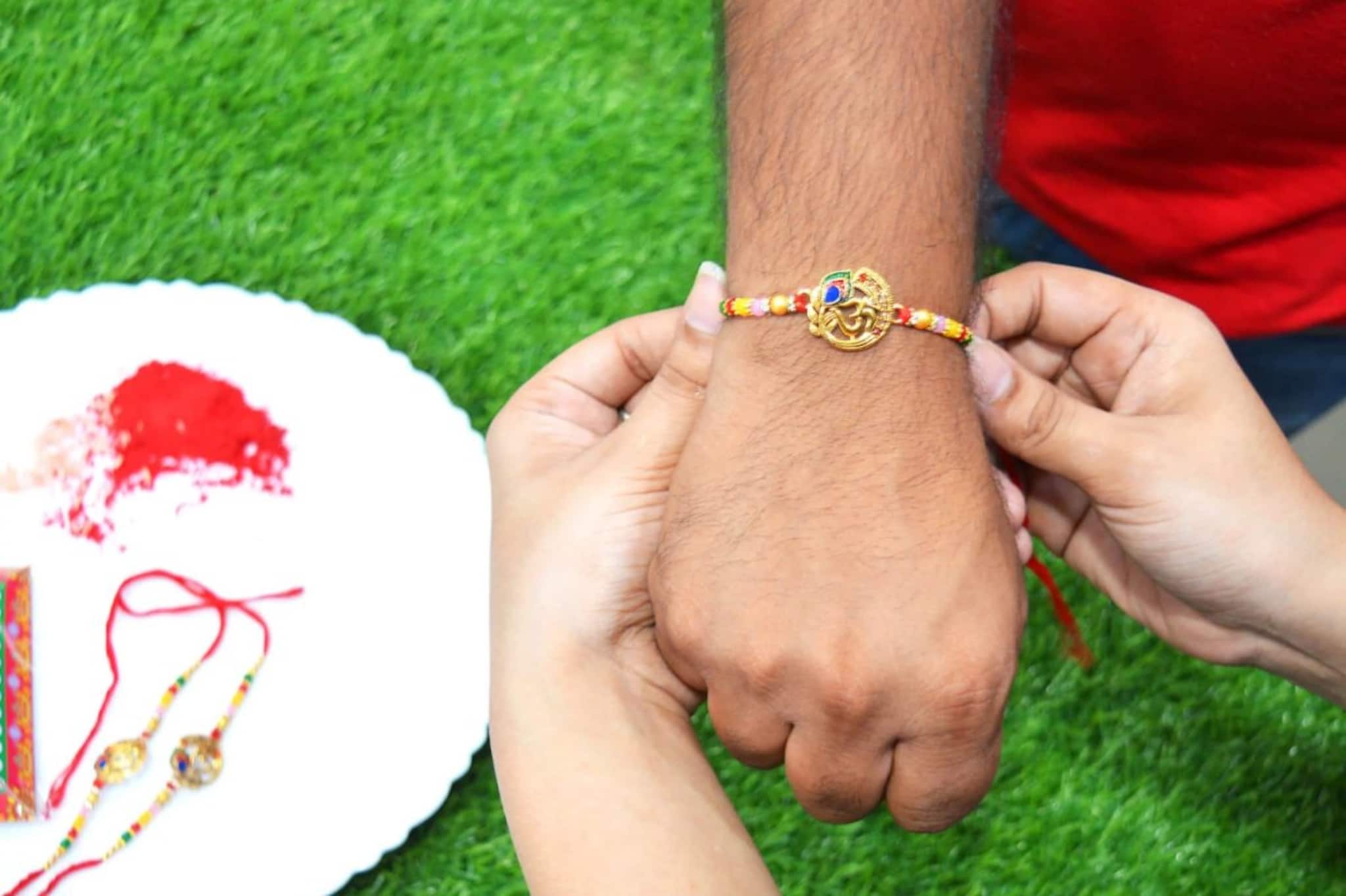 রাখি পরান এই সময়, প্রচুর উপকার পাবে ভাই-বোনরা! রাখি বন্ধনের শুভ সময় জানুন