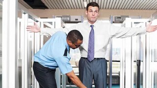 সন্দেহ হওয়ায় জেরা শুরু করেন শুল্ক কর্তারা; তারপর যা হল…! (Representative Image) সন্দেহ হওয়ায় জেরা শুরু করেন শুল্ক কর্তারা; তারপর যা হল…! (Representative Image)