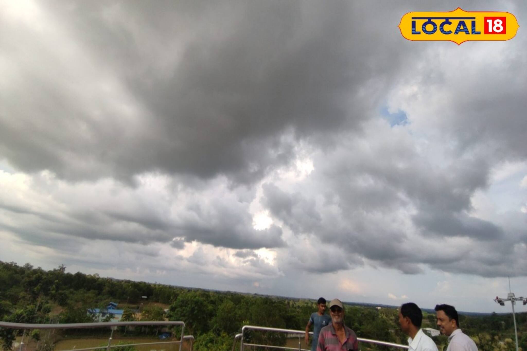 ঝেঁপে আসছে ঝড়বৃষ্টি! বইবে প্রবল ঝোড়ো হাওয়া! দক্ষিণে তোলপাড়! কোন জেলায় বৃষ্টি?