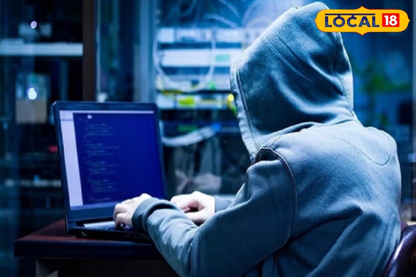 হ্যাকাররা অনেক সময় নিজেদের শনাক্তকরণ এড়াতে অ্যান্টিভাইরাস প্রোগ্রামগুলো বন্ধ করেও দিয়ে থাকে। যদি সিস্টেমে অ্যান্টিভাইরাস হঠাৎই বন্ধ রয়েছে এমন দেখা যায় তাহলে কম্পিউটার হ্যাক হবার আশঙ্কা রয়েছে বুঝতে হবে।