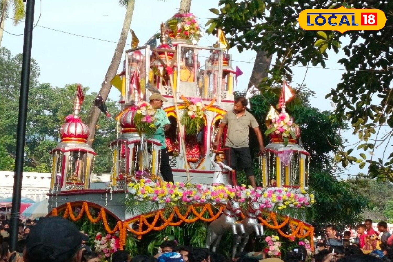 একটা সময় গোটা এই রথের মেলা পরিচালনা করা হতো রাজাদের দ্বারা। তবে বর্তমান সময়ে এই রথের মেলা ও মদনমোহন বাড়ি পরিচালনা করা হয় দেবোত্তর ট্রাস্ট বোর্ডের কর্মকর্তাদের দ্বারা।