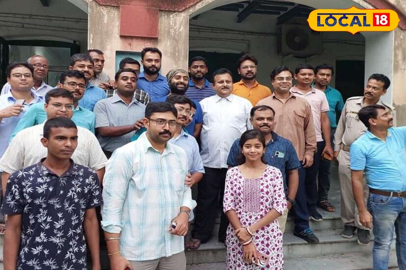 জিয়াগঞ্জের নিবাসী গায়ক অরিজিৎ সিং। দেশ বিদেশে খ্যাতি অর্জন করেছেন গায়ক অরিজিৎ সিং। মুর্শিদাবাদ জেলার ভূমি পুত্র গায়ক অরিজিৎ সিং। যাকে এক নামে সবাই চেনে। কিন্তু জানেন কী তাঁর গান বাদে সামাজিক কর্মকাণ্ডে জড়িত তিনি।