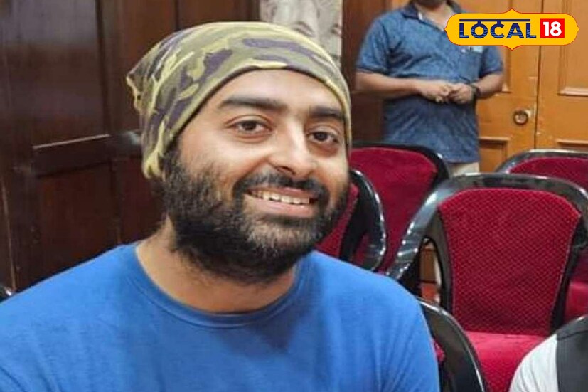 মুর্শিদাবাদ জেলার গর্ব, তিনি গায়ক অরিজিৎ সিং। যদিও মুর্শিদাবাদের ঘরের ছেলে। মুর্শিদাবাদ জেলার জিয়াগঞ্জে তাঁর বড় হয়ে ওঠা। রাজা বিজয় সিং স্কুলে কেটেছে তাঁর ছোটবেলা। বর্তমানে তিনি এই স্কুলের পরিচালন সমিতির সভাপতি অরিজিৎ সিং। জিয়াগঞ্জে জন্য একাধিক কর্মকাণ্ড করেছেন গত কয়েক বছর ধরে। 