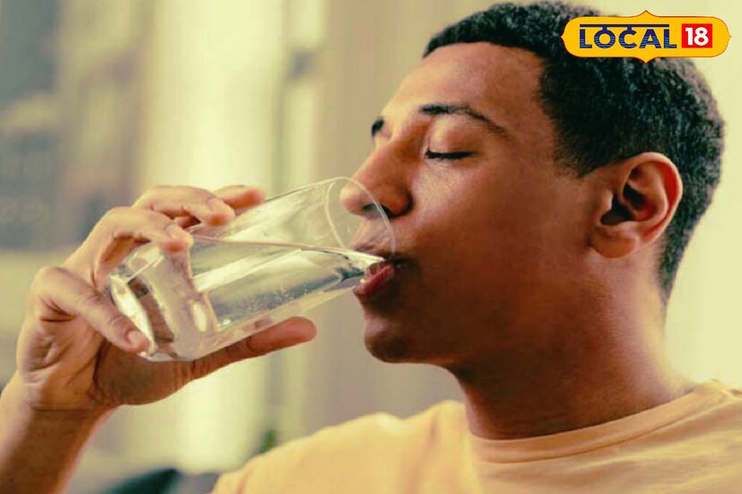 বেশি পরিমাণে জল পান করলে মল শক্ত হয় না। যেই কারণে বাড়ে অর্শের সমস্যা নিয়ন্ত্রণে রাখা যায়। এক্ষেত্রে দিনে অন্ততপক্ষে ৩ লিটার জলপান করতে হবে। ক্রনিক কিডনি ডিজিজ জলপান বেশি করা যাবে না।