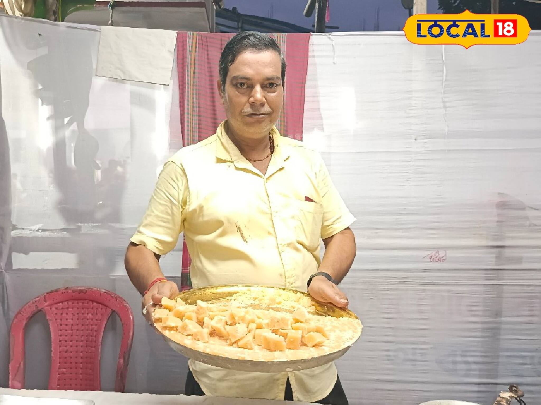 নাম তাঁর মদন মোহন! কোচবিহারের মন্দিরের সামনে বিখ্যাত মিষ্টি! ভাইরাল এই দোকানদার