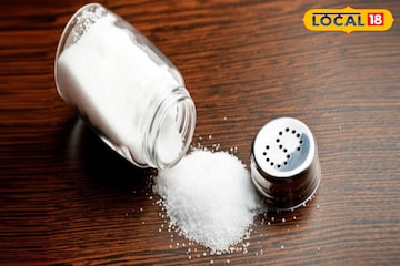 ঘর মোছার জলে ১ চিমটি, ২১ দিন স্নানের জলেও শুধু এক চিমটি! সংসারে সুখ-অর্থের বন্যা ঘর মোছার জলে ১ চিমটি, ২১ দিন স্নানের জলেও শুধু এক চিমটি! সংসারে সুখ-অর্থের বন্যা