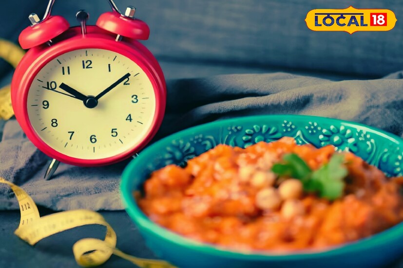 সকালে ৮টা থেকে ৯টা, দুপুর ১টা থেকে ২টো, বিকেল ৪টে থেকে ৫টা এবং রাতের খাওয়া ৯টার মধ্যে সেরে নিতে হবে ঘড়ি ধরে। ঘড়ির সময় ধরে খেলে অসুবিধায় পড়তে হবে না।