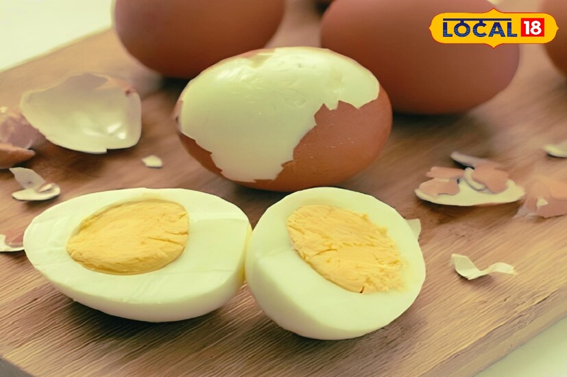 বয়স্কদের দিনে যে-কোনও দু’রকম প্রাণিজ প্রোটিন খাওয়া উচিত। গোটা ডিম হজম করতে না পারলে ডিমের সাদা অংশ খান। হজম ও পুষ্টিগুণে মাংসের থেকে মাছ খাওয়া বেশি ভাল।