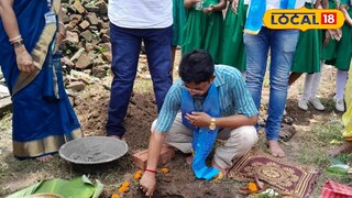 স্কুলে পার্ক বানানোর ভিত্তি পুজোয় হাত লাগালেন চেয়ারম্যান স্কুলে পার্ক বানানোর ভিত্তি পুজোয় হাত লাগালেন চেয়ারম্যান