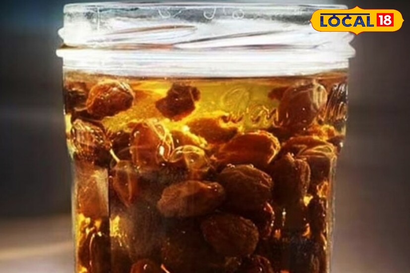 সপ্তাহে দুই থেকে তিন দিন যদি কিশমিশ ভেজানো জল খাওয়া যেতে পারে তাহলে হজম ক্ষমতা বাড়বে এবং কোষ্ঠকাঠিন্যের সমস্যা দূর হয়ে যাবে। 