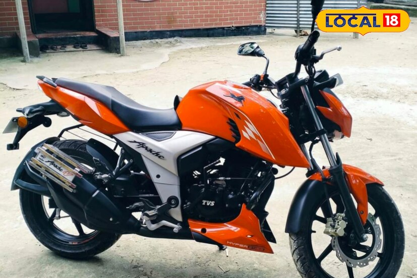 তিনি জানিয়েছেন, এই সময় সম্ভব হলে বাইকের কভার সঙ্গে রাখা উচিত। রাস্তাঘাটে হঠাৎ বৃষ্টি নামলে, সেই কভার দিয়ে ঢেকে যাওয়া যাবে বাইক। ফলে বাইকটি কম ভিজবে।
