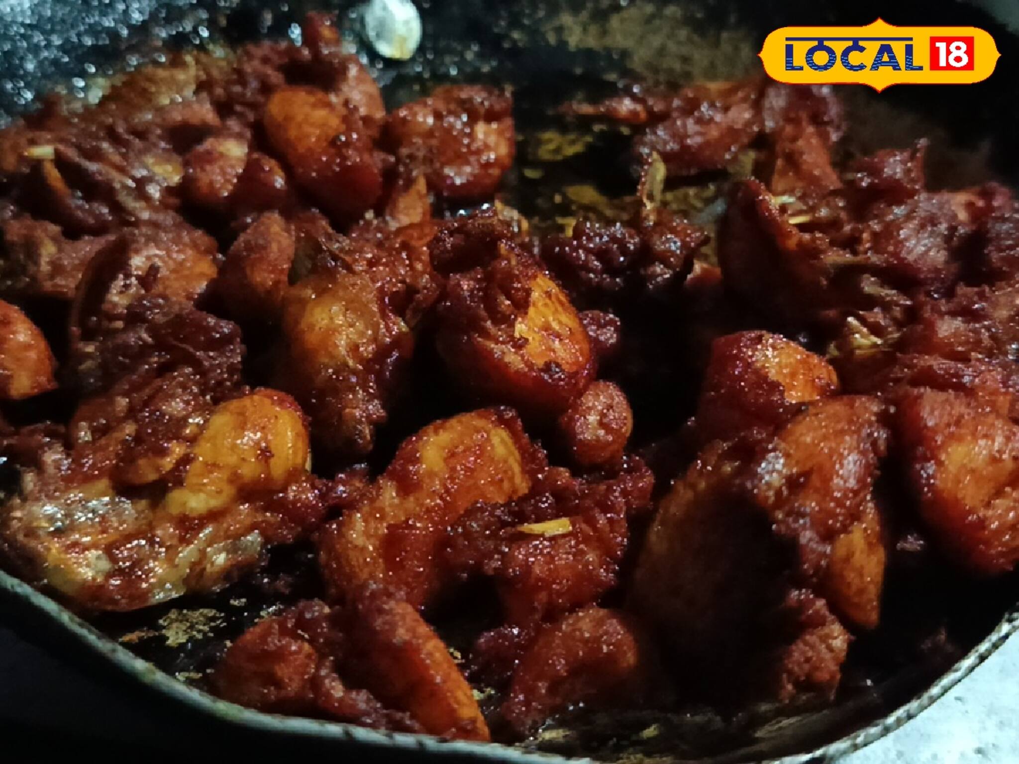 সন্ধ‍্যের অন্ধকার হতেই এই দোকানে উপচে পড়ছে ভিড়! আসল কারণ জানলে হকচকিয়ে যাবেন