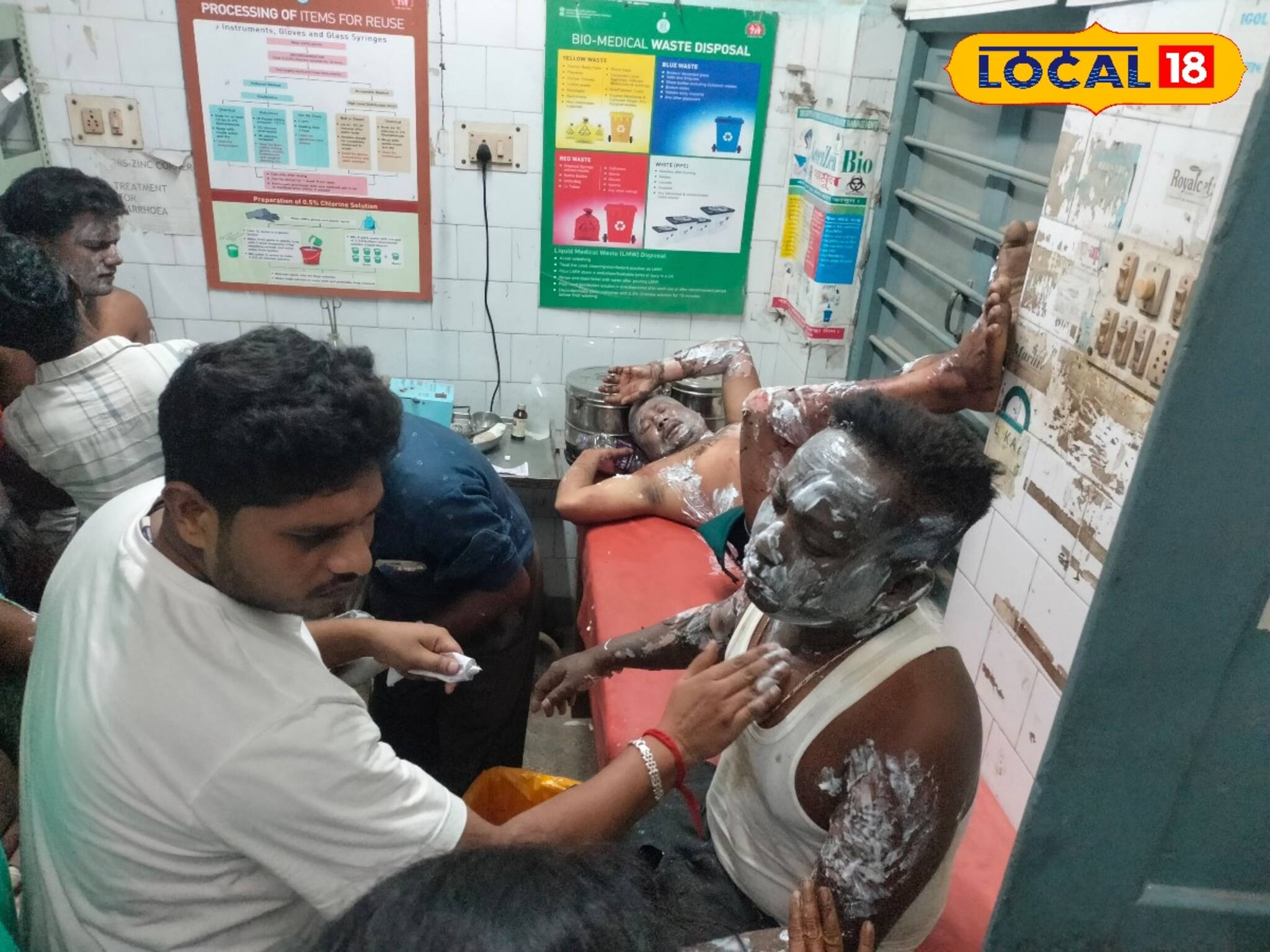 ভরা বাজারে হঠাৎই বিশাল আওয়াজ! ছিটকে পড়লেন কুড়ি জন! তারপর...