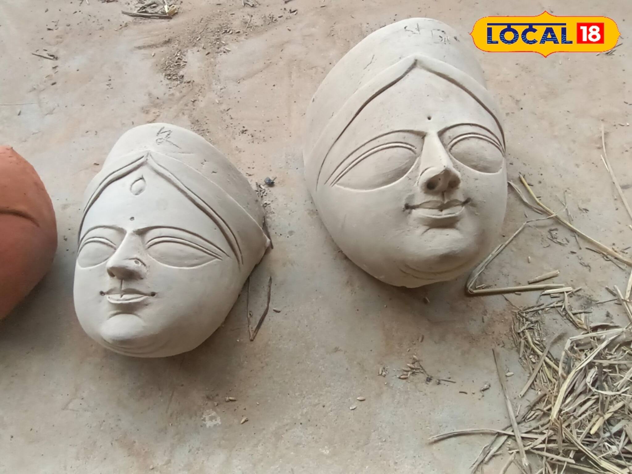 বর্ষায় কুমোরপাড়ায় শারদোৎসবের প্রস্তুতি,জানুন কীভাবে তৈরি হয় মৃ্ন্ময়ীর মুখাবয়ব