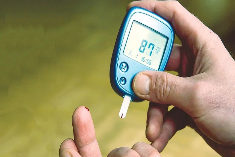 আয়ুর্বেদ বিশেষজ্ঞ শিবকুমার পাণ্ডে বলেন, প্রতিদিন আধ গ্লাস জলে ১৫ গ্রাম মুনাক্কার নির্যাস মিশিয়ে খেলে রক্তশূন্যতার মতো সমস্যা দূর হয়। সেই সঙ্গে শরীরে রক্ত ​​তৈরি হয়। মুনাক্কার নির্যাস শরীরের সকল প্রকার ব্যাধি দূর করে। চরম ক্লান্তিতে মুনাক্কা সেবন করলে ক্লান্তিবোধও দূর হয়।