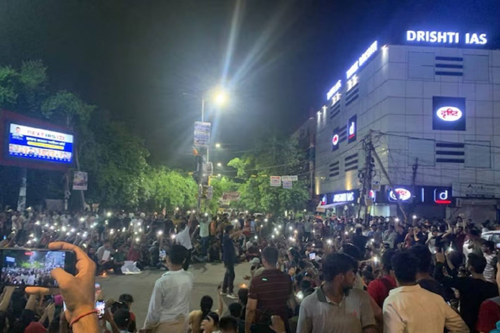 ‘উই ওয়ান্ট জাস্টিস’, ছাত্র মৃত্যুর ঘটনা রাজধানীতে ক্ষোভের আঁচ