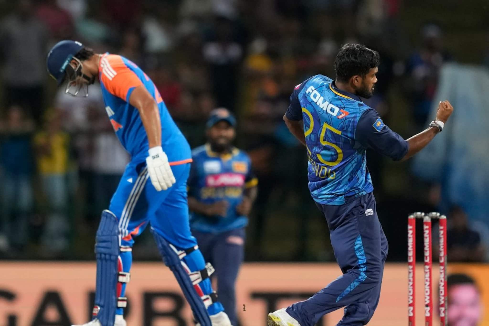 IND VS SL: তৃতীয় ম্যাচে ধরাশায়ী ভারতের ব্যাটিং লাইন, শ্রীলঙ্কার টার্গেট ১৩৮