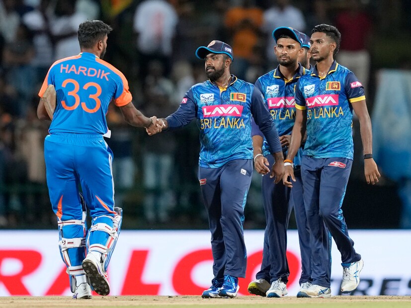 টি-২০ সিরিজ শেষ হতে না হতেই এবার শুরু হতে চলেছে ভারত-শ্রীলঙ্কা একদিনের সিরিজ। ৩ ম্যাচের ওডিআই সিরিজে মুখোমুখি হবে দুই দল। আগামী ২ অগাস্ট থেকে শুরু হবে এই সিরিজ। ৪ ও ৭ অগাস্ট শেষ দুটি ম্যাচ।