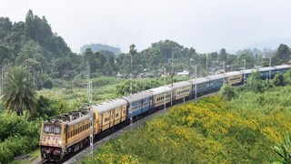 জেনারেল ম্যানেজার বিভিন্ন স্টেশনে চলমান বিভিন্ন উন্নয়নমূলক কাজ খতিয়ে দেখেন। 