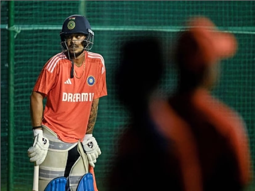 ইশান আরও বলেন, “এসব জিনিস এত সহজ ছিল না, এটা আমার জন্য খুবই হতাশাজনক ছিল। আজ আমি বলব না যে সবকিছু ঠিক ছিল। এই সমস্ত জিনিস আমার জন্য মোটেও সহজ ছিল না। আপনি অনেক কষ্ট পান, সব কথা আপনার মনে ঘুরতে থাকে। মনে মনে এই সব চলছিল জানি না কী হবে, কী হয়েছে। এত কিছুর পরেও কেন শুধু আমার সঙ্গেই এমন হল? সবচেয়ে গুরুত্বপূর্ণ বিষয় হল যখন এই সব ঘটেছিল, তখন আমার পারফরম্যান্স খুব ভাল চলছিল।”