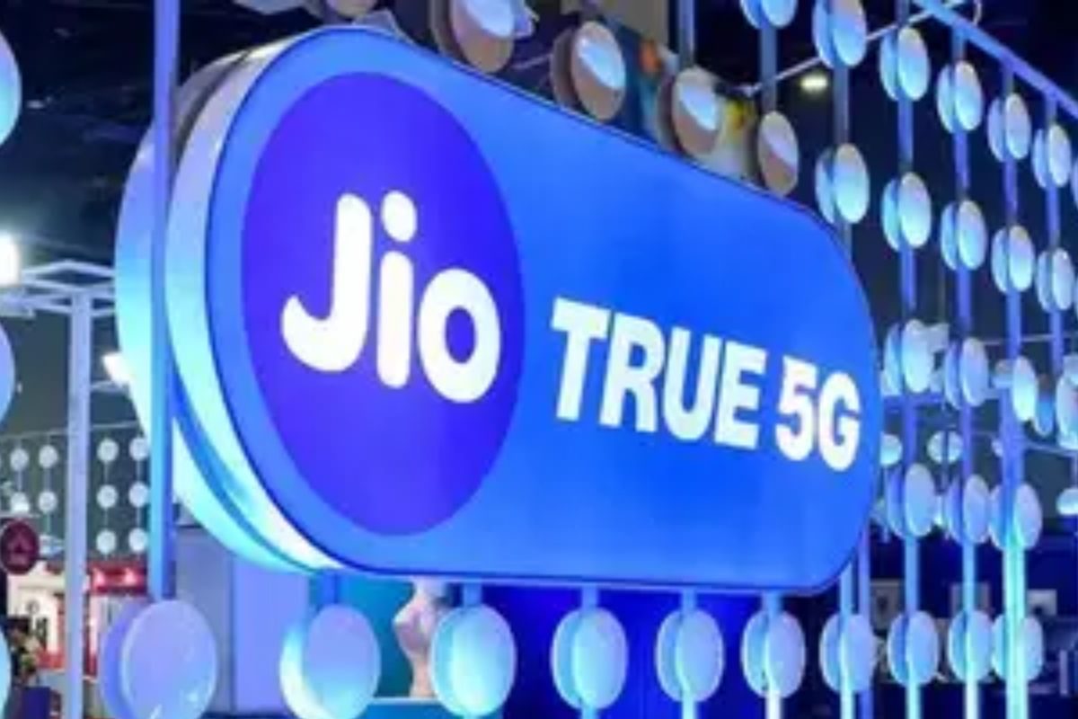 ৫১ টাকা থেকে শুরু করে… জিও প্ল্যানে আসছে 5G-র চমক! জেনে নিন বিশদে ৫১ টাকা থেকে শুরু করে… জিও প্ল্যানে আসছে 5G-র চমক! জেনে নিন বিশদে