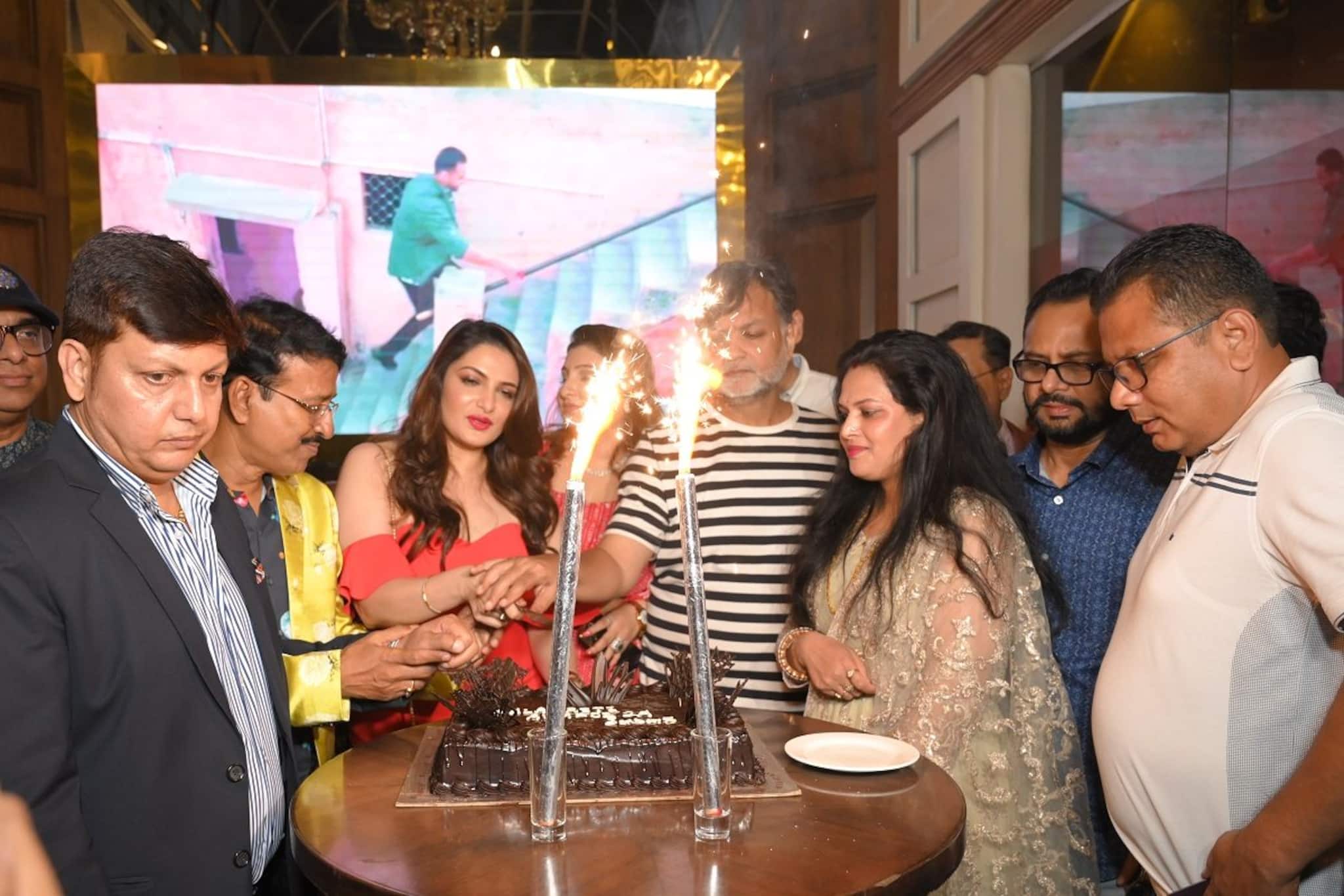 সেপ্টেম্বরেই কলাকৃতি অ্যাওয়ার্ডস; তারকাদের হই-হুল্লোড়ে জমে গেল প্রি-লঞ্চ পার্টি