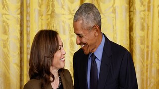 সুখের সময়... প্রাক্তন মার্কিন প্রেসিডেন্ট ওবামা ও বর্তমান প্রেসিডেন্ট পদপ্রার্থী কমলা হ্যারিস