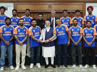 ভারতীয় দলের সঙ্গে মোদি
