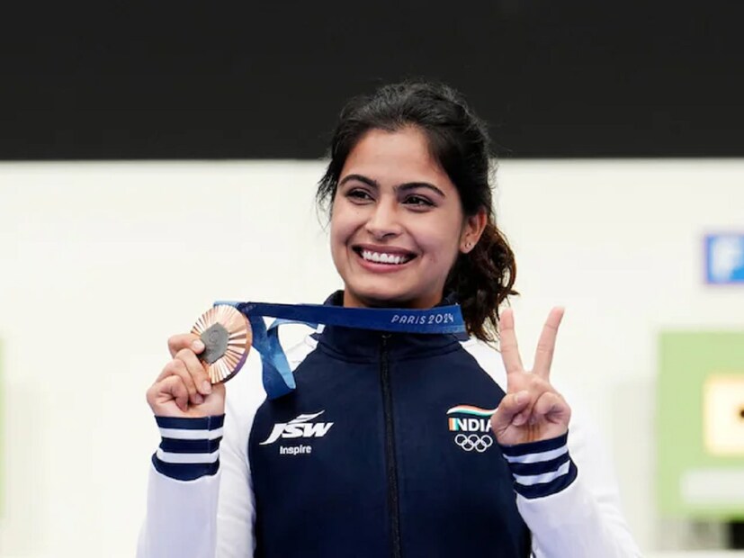 ১৯৪৭ সালে স্বাধীনতার পরে এতদিন আর কোনও ভারতীয় ক্রীড়াবিদ একই অলিম্পিক থেকে জোড়া পদক নিয়ে দেশে ফিরতে পারেননি। এবার তা করে দেখালেন মনু ভাকের। একইসঙ্গে সুশীল কুমার এবং পিভি সিন্ধুর সঙ্গে একই আসনে বিরাজমান হলেন মনু। সকলেই ২টি করে অলিম্পিক্স মেডেল রয়েছে। তবে একই অলিম্পিকে দুটি পদক শুধুই মনু ভাকরের।