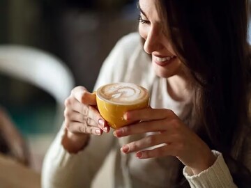 দিনের শুরুতে কফির কাপে চুমুক না দিলে ঘুম যেন কাটতেই চায় না? মুক্তো ঝরানো হাসি কিন্তু বিবর্ণ করে দিতে পারে এই অভ্যাস (Representative Image) দিনের শুরুতে কফির কাপে চুমুক না দিলে ঘুম যেন কাটতেই চায় না? মুক্তো ঝরানো হাসি কিন্তু বিবর্ণ করে দিতে পারে এই অভ্যাস (Representative Image)